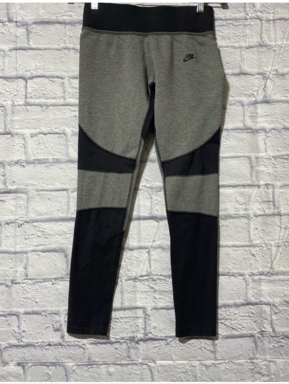 Nike Kids Gray and Black Colorblock Leggings